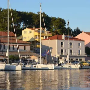 https://stone-house-buljanovic.hotelinzadar.com